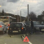 Sudar dva automobila na izlazu iz Vogošće