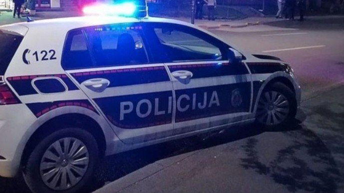 Saobraćajna nesreća u Vlakovu: Hitna i policija na terenu