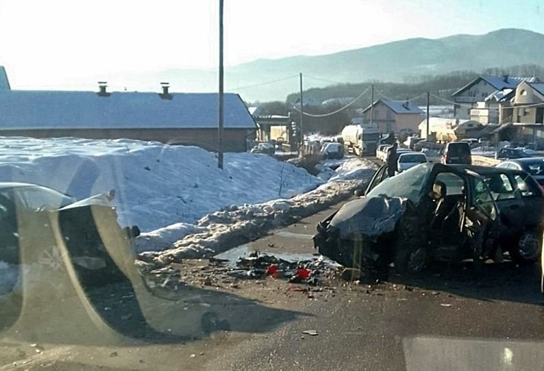 U Šepku vozila sa 1,56 promila, a onda prešla u suprotnu traku i teško povrijedila dvije osobe