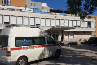 UKC Tuzla: Muškarac preminuo nakon što je tokom pretresa kuće u Zvorniku progutao nepoznatu supstancu